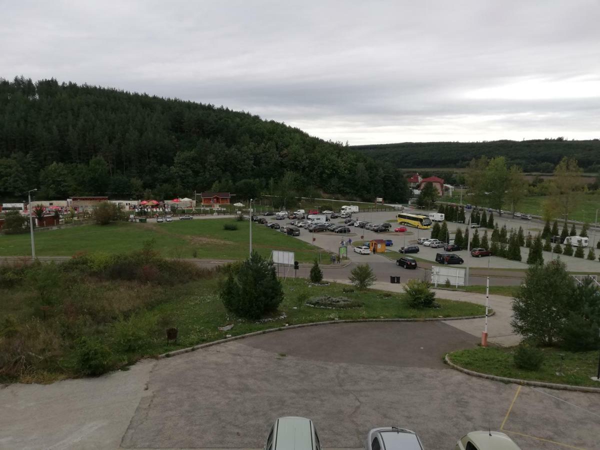 Chill Hill Lägenhet Egerszalók Exteriör bild